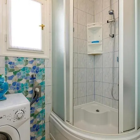 Kuca Lilla * Loborika