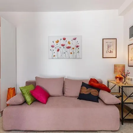 Kuca Lilla Holiday home Loborika