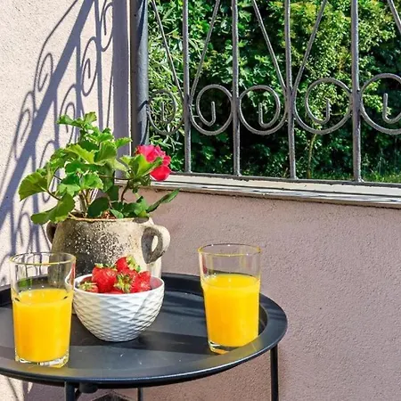 Holiday home Kuca Lilla