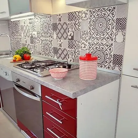 Holiday home Kuca Lilla