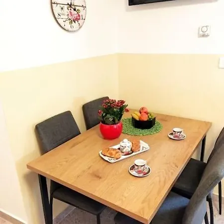 Kuca Lilla Holiday home Loborika