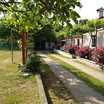 Holiday home Kuca Lilla *