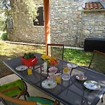 Holiday home Kuca Lilla *