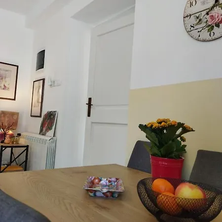 Kuca Lilla Holiday home Loborika