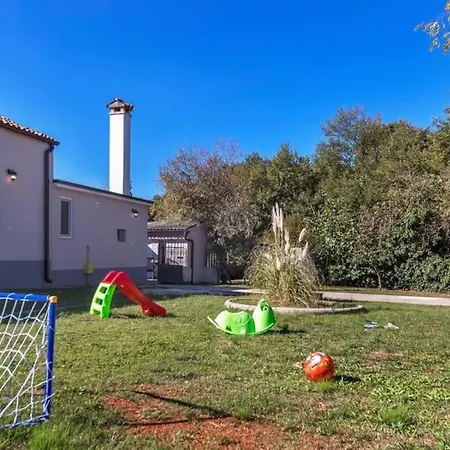 Kuca Lilla Semesterbostad *