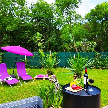 Kuca Lilla * Loborika