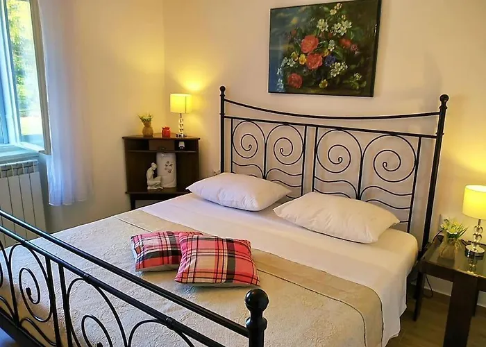 Kuca Lilla * Loborika