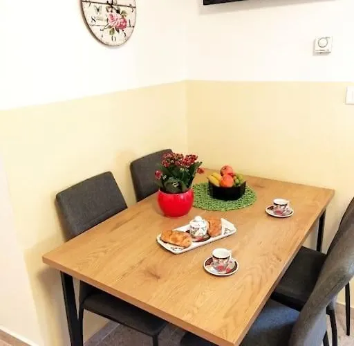 Kuca Lilla Tatil Evi Loborika