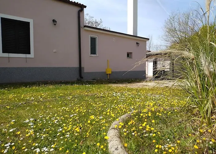 Сasa de vacaciones Kuca Lilla
